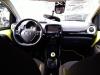 Toyota Aygo 1.0 12V VVT-i Samochód złomowany (2017, Zólty)