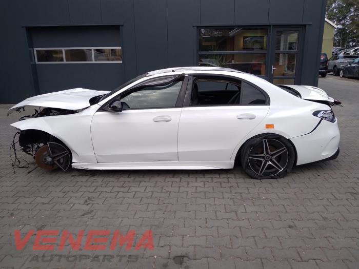 Mercedes C C-200 1.5 EQ Boost 4-Matic Samochód złomowany (2024, Bialy)