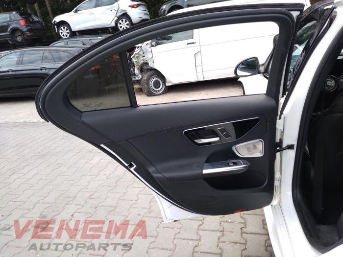 Mercedes C C-200 1.5 EQ Boost 4-Matic Samochód złomowany (2024, Bialy)