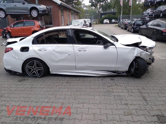 Mercedes C C-200 1.5 EQ Boost 4-Matic Samochód złomowany (2024, Bialy)