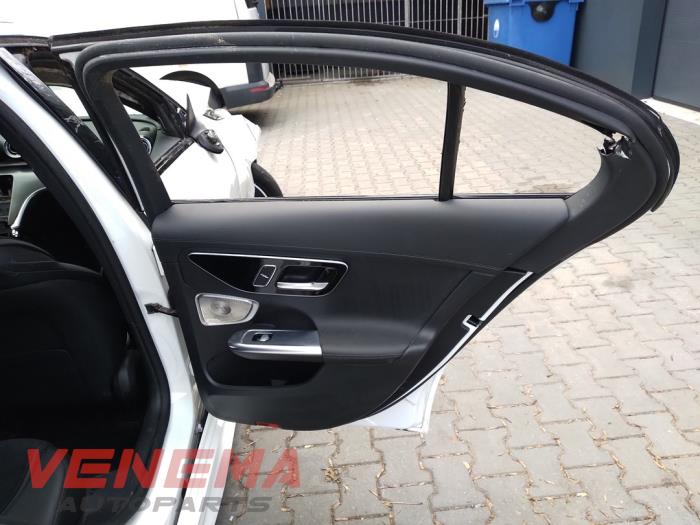 Mercedes C C-200 1.5 EQ Boost 4-Matic Samochód złomowany (2024, Bialy)