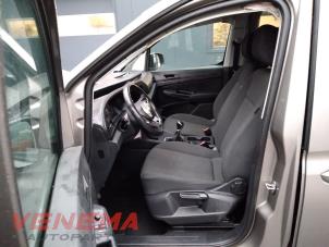 Volkswagen Caddy Combi V 2.0 TDI BlueMotionTechnology Samochód złomowany (2021, Metalik, Bez)
