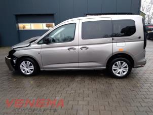 Volkswagen Caddy Combi V 2.0 TDI BlueMotionTechnology Samochód złomowany (2021, Metalik, Bez)