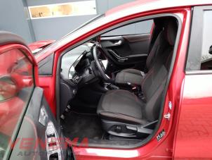 Ford Puma 1.0 Ti-VCT EcoBoost mHEV 12V Épave (2022, Métallisé, Rouge)
