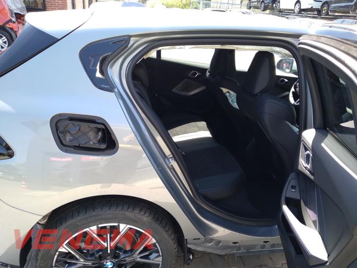 BMW 1 serie 120 1.5 TwinPower Turbo 12V Épave (2025, Métallisé, Gris)