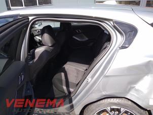 BMW 1 serie 120 1.5 TwinPower Turbo 12V Épave (2025, Métallisé, Gris)