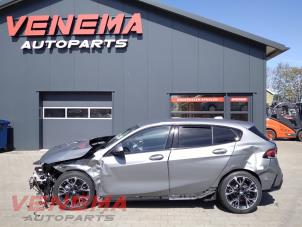 BMW 1 serie 120 1.5 TwinPower Turbo 12V Épave (2025, Métallisé, Gris)