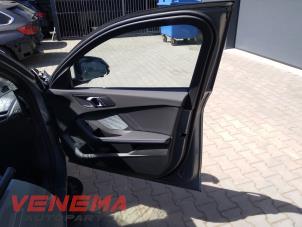 BMW 1 serie 120 1.5 TwinPower Turbo 12V Épave (2025, Métallisé, Gris)