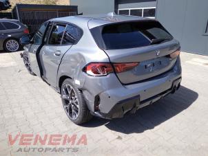 BMW 1 serie 120 1.5 TwinPower Turbo 12V Épave (2025, Métallisé, Gris)