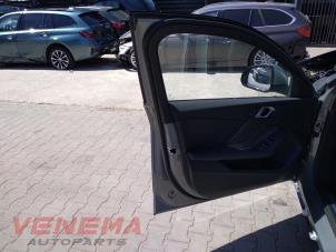 BMW 1 serie 120 1.5 TwinPower Turbo 12V Épave (2025, Métallisé, Gris)