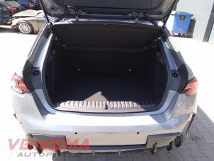 BMW 1 serie 120 1.5 TwinPower Turbo 12V Épave (2025, Métallisé, Gris)