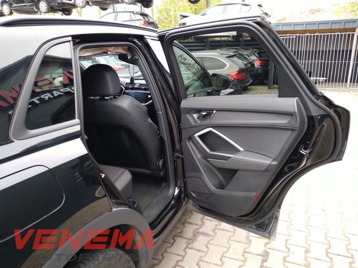 Audi Q3 1.4 45 TFSI e 16V Épave (2023, Métallisé, Noir)