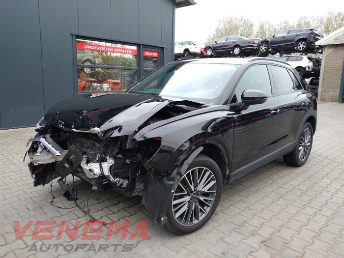Audi Q3 1.4 45 TFSI e 16V Épave (2023, Métallisé, Noir)
