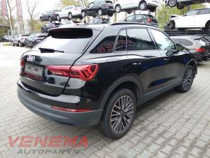 Audi Q3 1.4 45 TFSI e 16V Épave (2023, Métallisé, Noir)