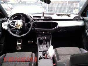 Audi Q3 1.4 45 TFSI e 16V Épave (2023, Métallisé, Noir)