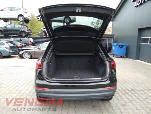Audi Q3 1.4 45 TFSI e 16V Épave (2023, Métallisé, Noir)