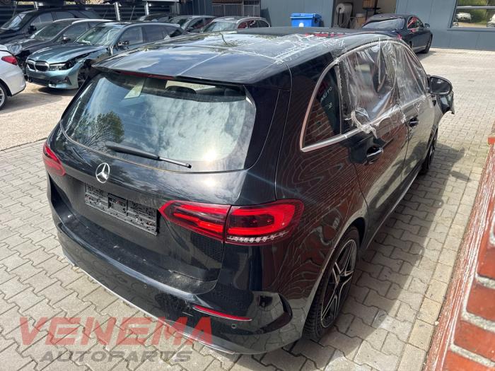 Mercedes B 1.3 B-200 Turbo 16V Vehículo de desguace (2021, Metálico, Negro)