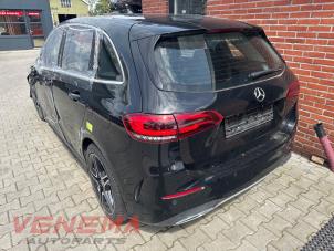 Mercedes B 1.3 B-200 Turbo 16V Vehículo de desguace (2021, Metálico, Negro)