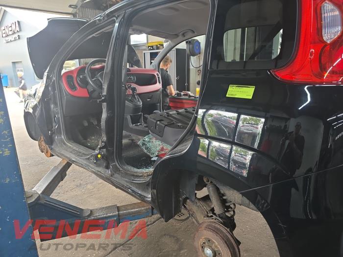 Fiat Panda 0.9 TwinAir Turbo 85 Épave (2012, NERO)