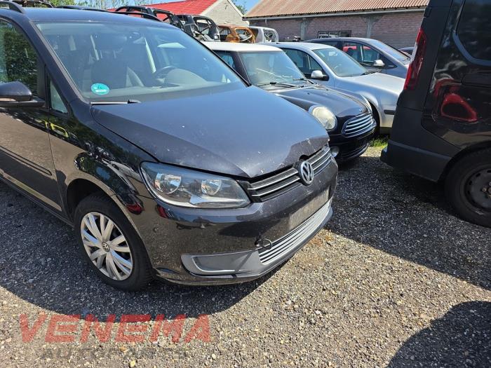 Volkswagen Touran 1.6 TDI 16V Vehículo de desguace (2011, Metálico)