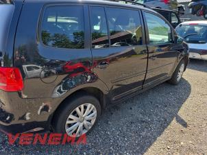Volkswagen Touran 1.6 TDI 16V Vehículo de desguace (2011, Metálico)