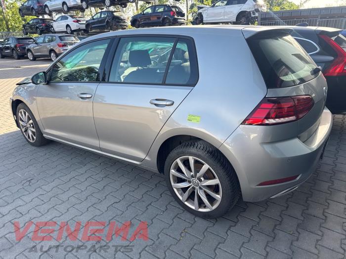 Volkswagen Golf VII 1.5 TSI Evo BMT 16V Épave (2018, Métallisé, Champagne)