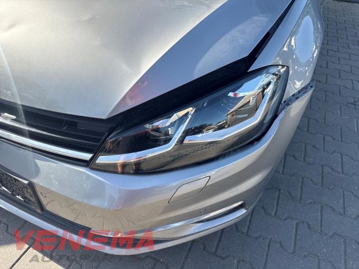 Volkswagen Golf VII 1.5 TSI Evo BMT 16V Épave (2018, Métallisé, Champagne)