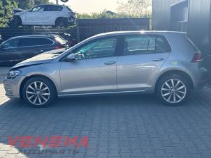 Volkswagen Golf VII 1.5 TSI Evo BMT 16V Épave (2018, Métallisé, Champagne)