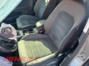 Volkswagen Golf VII 1.5 TSI Evo BMT 16V Épave (2018, Métallisé, Champagne)