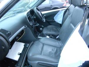Saab 9-3 II 1.8t 16V Épave (2007, Métallisé, Argenté)