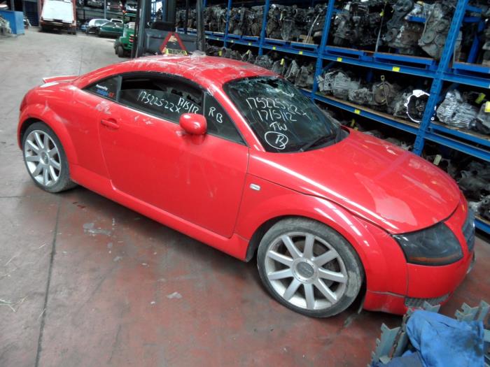 Audi TT 1.8 20V Turbo Quattro Samochód złomowany (2003, Czerwony)
