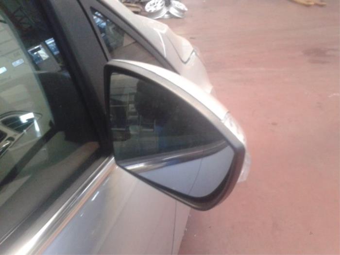 Ford C-Max 1.6 TDCi 16V Van Samochód złomowany (2014, Ciemny, Moondust, Moonmist)