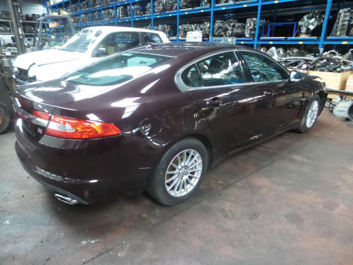 Jaguar XF Samochód złomowany (2010, Czerwony)