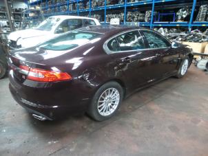 Jaguar XF Samochód złomowany (2010, Czerwony)