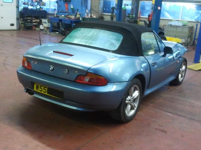 BMW Z3 Roadster 1.9 Épave (2001, Bleu)