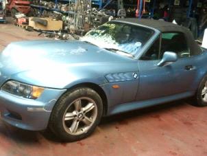 BMW Z3 Roadster 1.9 Épave (2001, Bleu)