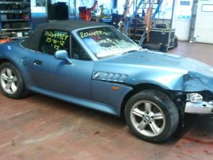 BMW Z3 Roadster 1.9 Épave (2001, Bleu)