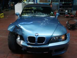 BMW Z3 Roadster 1.9 Épave (2001, Bleu)