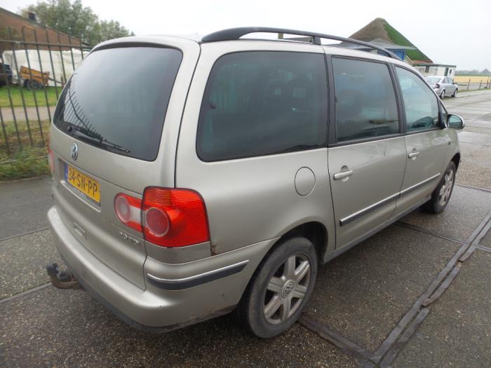 Volkswagen Sharan 2.0 TDI Vehículo de desguace (2006, Beige)