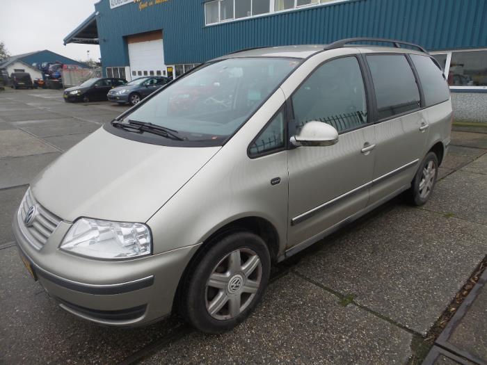 Volkswagen Sharan 2.0 TDI Vehículo de desguace (2006, Beige)