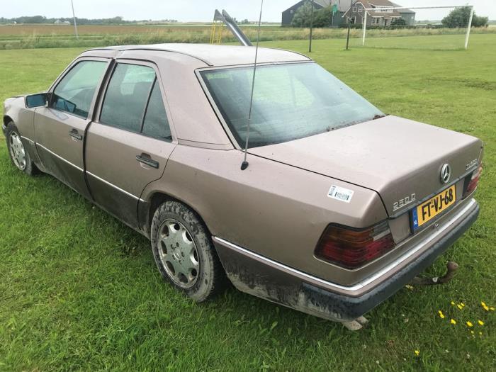 Mercedes E diesel 2.5 250 D Turbo Salvage vehicle (1992, Red)