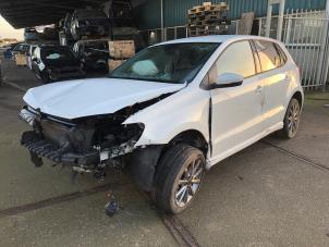 Volkswagen Polo V 1.0 TSI 12V BlueMotion Épave (2016, Blanc)