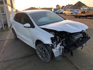 Volkswagen Polo V 1.0 TSI 12V BlueMotion Épave (2016, Blanc)