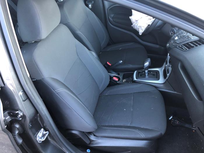 Ford Fiesta 6 1.6 16V Sport Vehículo de desguace (2015, Gris)
