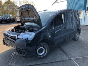 Peugeot Partner 1.6 BlueHDI 75 Épave (2018, Gris)