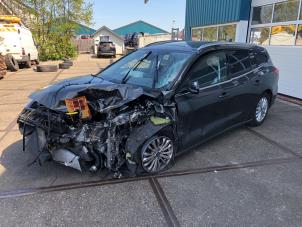 Ford Focus 4 Wagon 1.0 EcoBoost 12V Hybrid 125 Épave (2020, Gris)