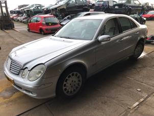 Mercedes E-Klasse Vehículo de desguace (2004, Metálico, Gris plateado)