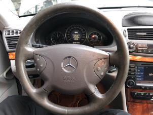 Mercedes E-Klasse Vehículo de desguace (2004, Metálico, Gris plateado)