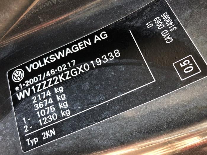 Volkswagen Caddy IV 1.6 TDI 16V Schrottauto (2017, Dunkel, Grau)