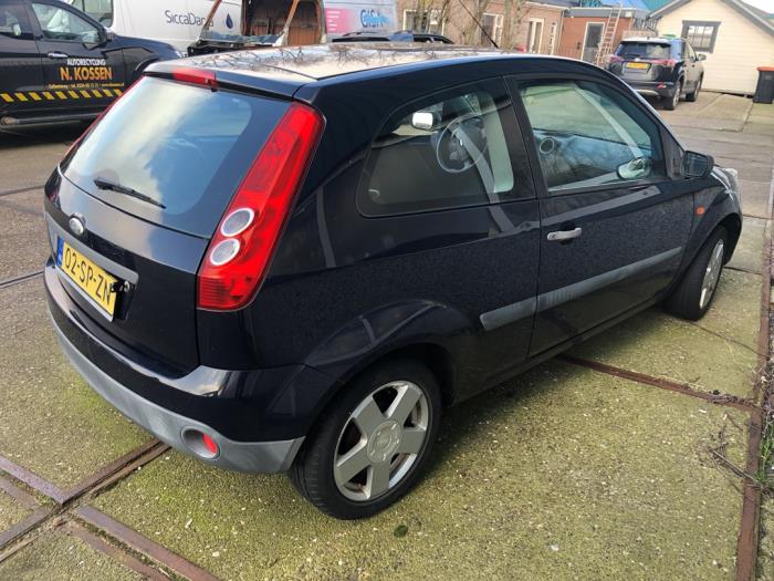 Ford Fiesta 5 1.3 Épave (2006, Bleu)